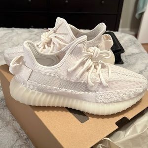 Yeezys boost 350 V2